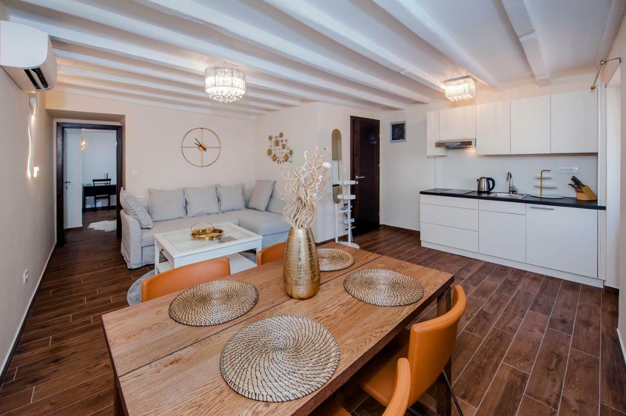 Villa Nea Seaview 3-Apartments! Rovinj Exterior photo